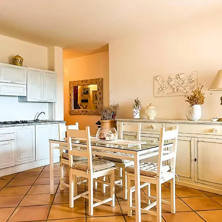 Vakantiehuis Sea View In La Marina Di With Pool
