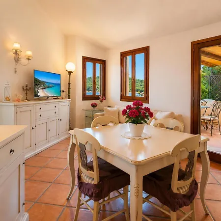 Vakantiehuis Sea View In La Marina Di With Pool Porto Cervo